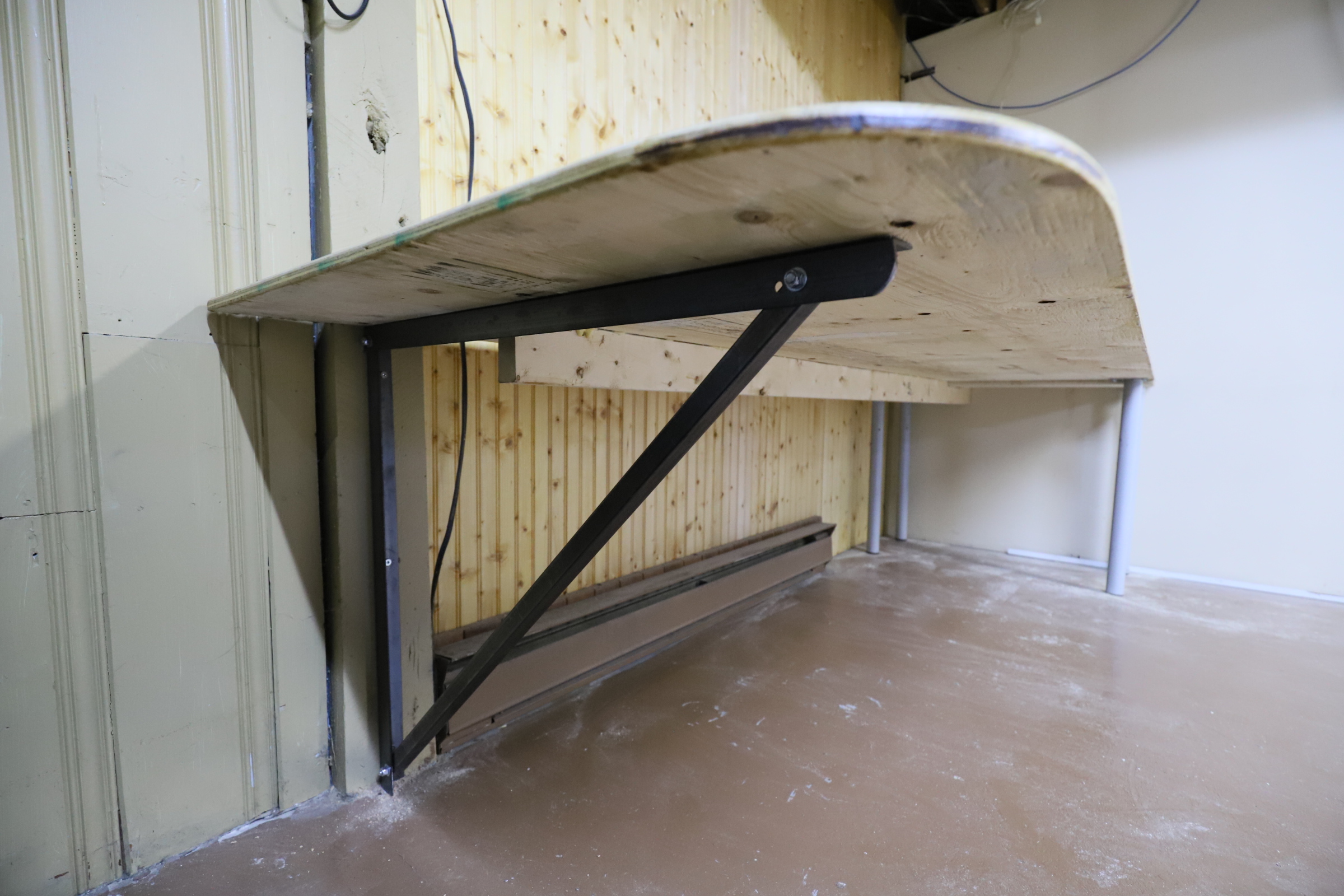 table_iron_angle