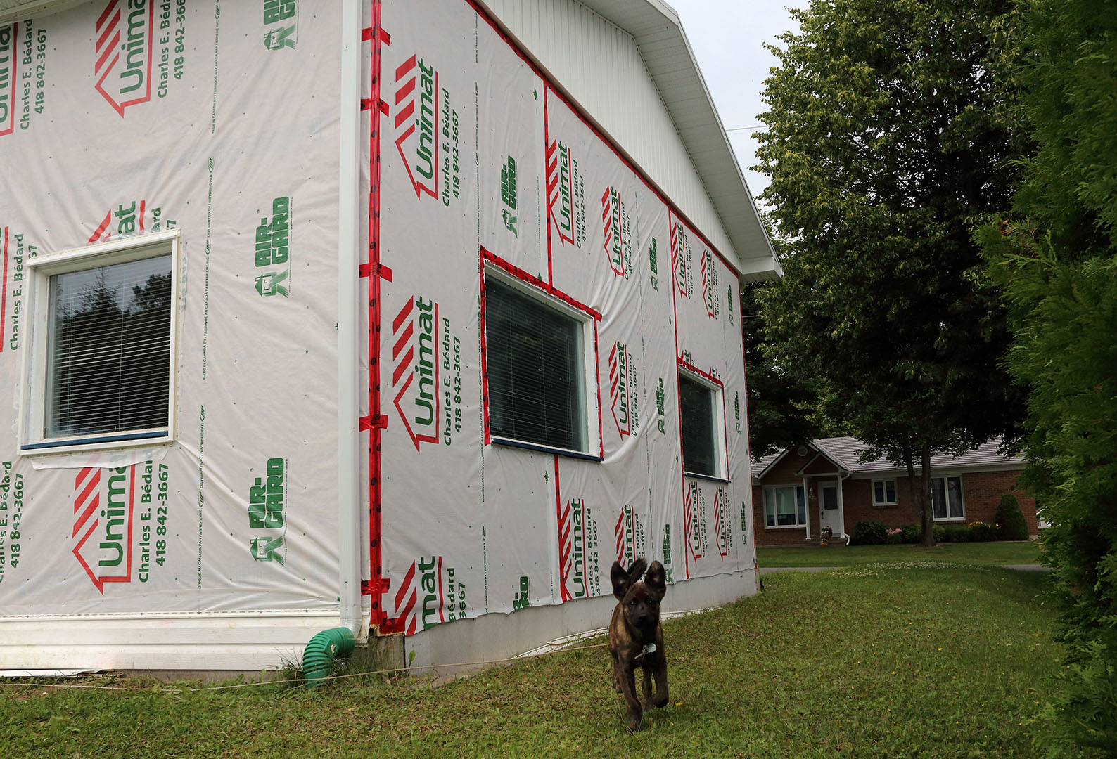 tyvek_tuck_tape_garage