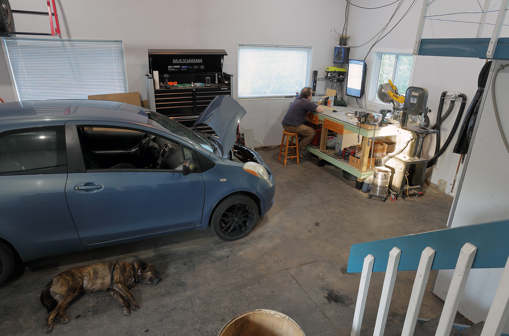 in_the_garage_where_feel_safe